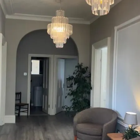 Fashionable 2bd Flat - Redland *