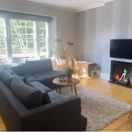 Fashionable 2bd Flat - Redland