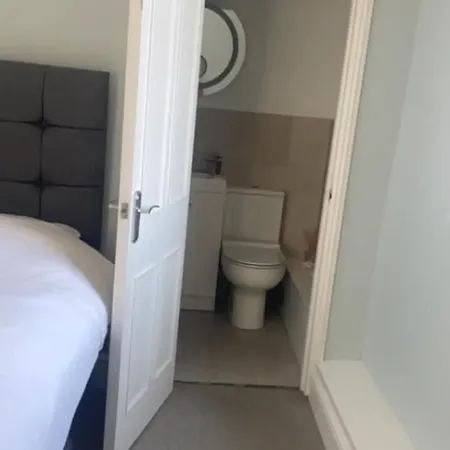 Fashionable 2bd Flat - Redland