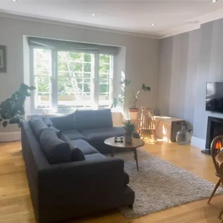 Fashionable 2bd Flat - Redland *